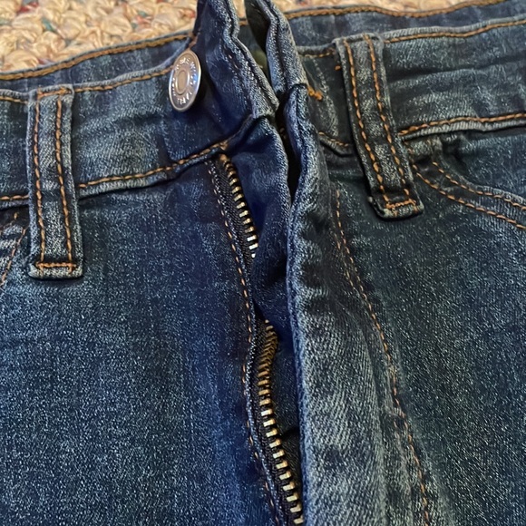 denim shorts - Picture 3 of 5